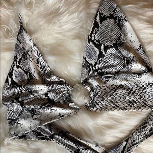 Snake print crop top with ring detail